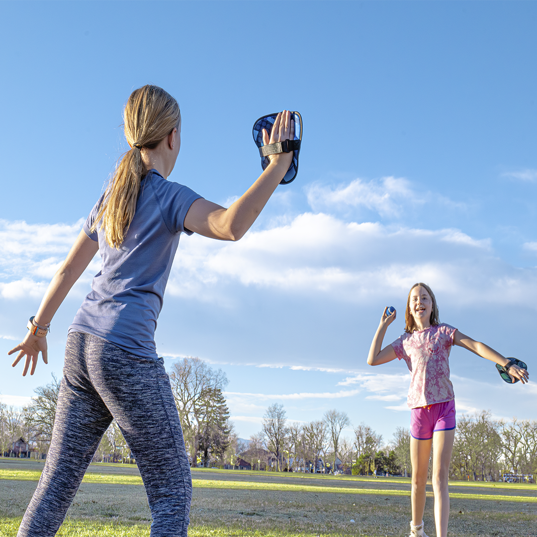 Juego de lanzar y atrapar pelota